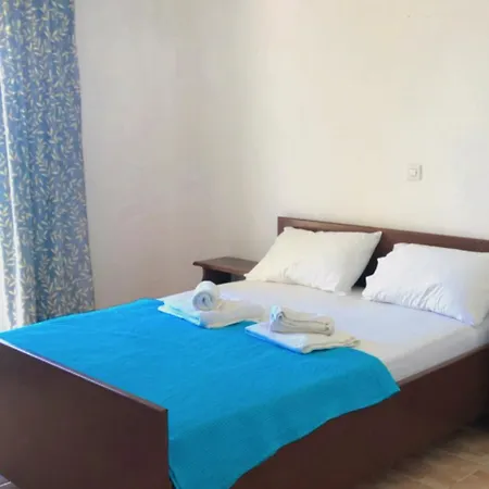 Red Sun Apartment *